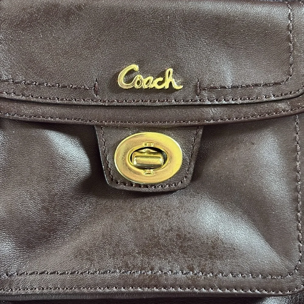 Coach Vintage leather essential Crossbody/shoulder Bag dark brown Like new